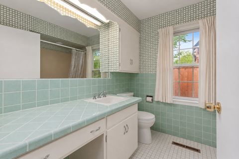 Tiny photo for 214 Washington Circle, Lake Forest, IL 60045 (MLS # 12650932)