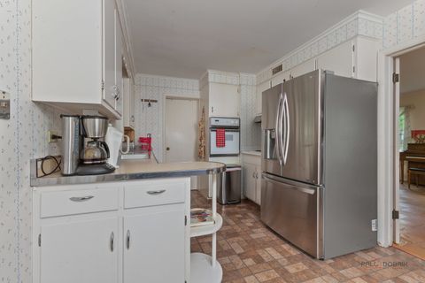 Tiny photo for 214 Washington Circle, Lake Forest, IL 60045 (MLS # 12650932)