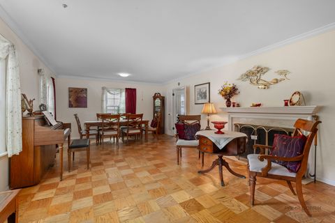 Tiny photo for 214 Washington Circle, Lake Forest, IL 60045 (MLS # 12650932)