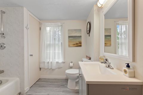 Tiny photo for 214 Washington Circle, Lake Forest, IL 60045 (MLS # 12650932)