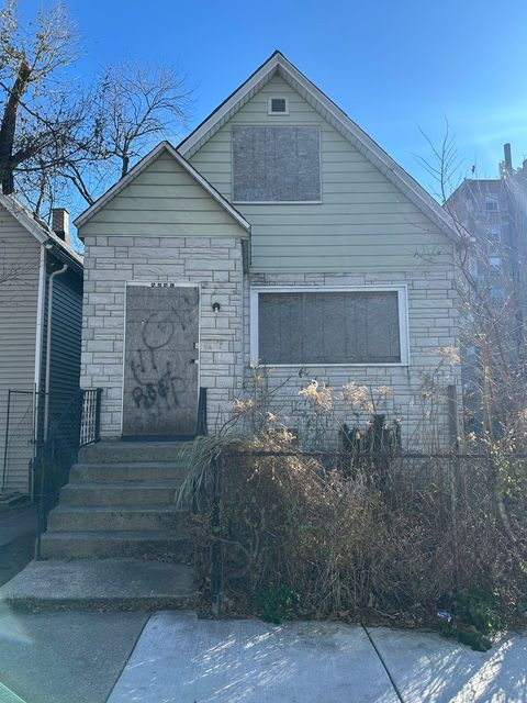 2921 E 78th Place Chicago IL 60649