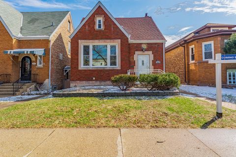 Photo of 2817 Maple Avenue, Berwyn, IL 60402 (MLS # 12557101)
