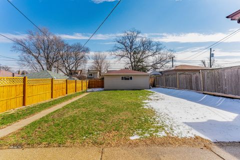 Tiny photo for 2817 Maple Avenue, Berwyn, IL 60402 (MLS # 12557101)