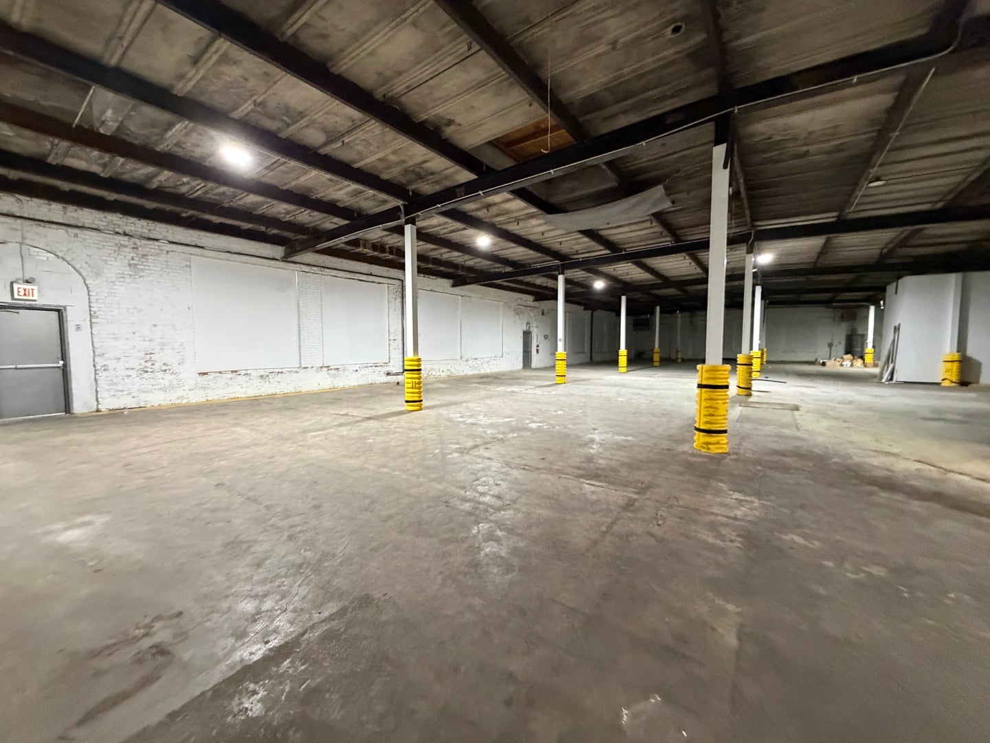 822 W Exchange Avenue