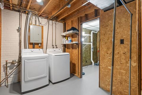 Tiny photo for 2629 Sheffield Drive, Davenport, IA 52806 (MLS # 12558058)