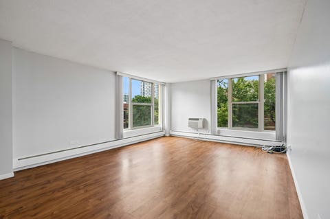 Tiny photo for 5401 S Hyde Park Boulevard #401, Chicago, IL 60615 (MLS # 12733663)