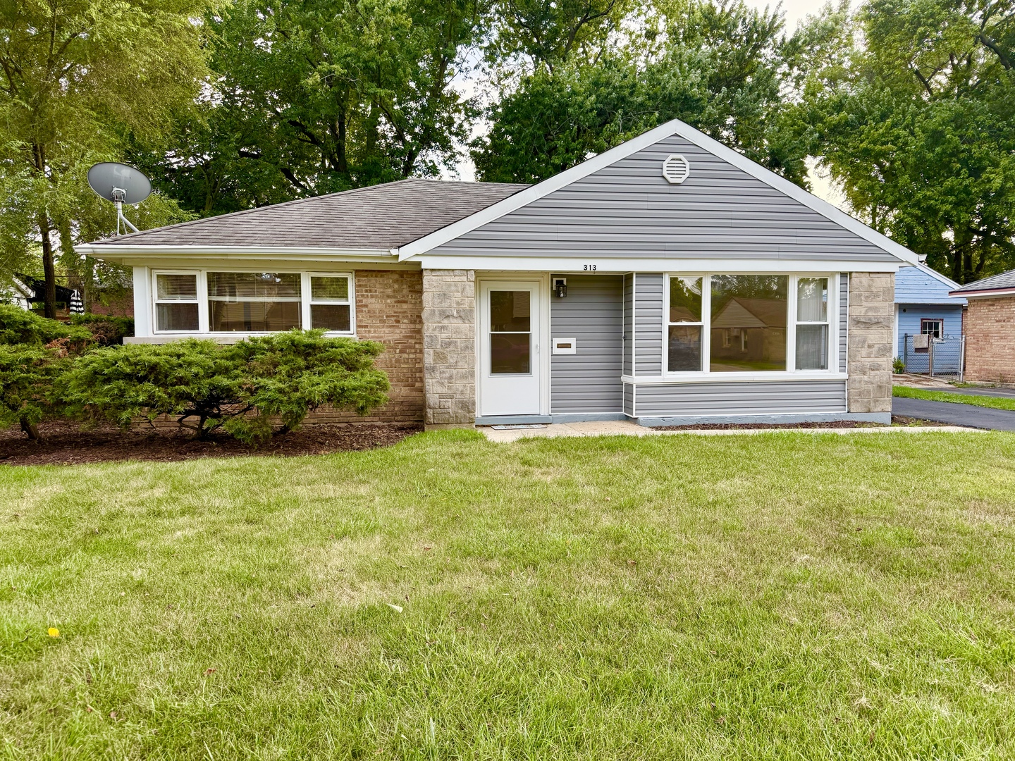 313 Minocqua Street