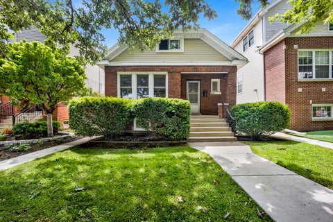 Photo of 2419 W Berenice Avenue, Chicago, IL 60618 (MLS # 12733788)