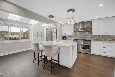 Tiny photo for 8202 Gruener Court #8202, Palos Hills, IL 60465 (MLS # 12543747)