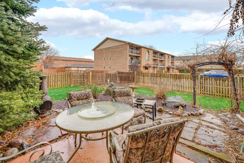 Tiny photo for 8202 Gruener Court #8202, Palos Hills, IL 60465 (MLS # 12543747)