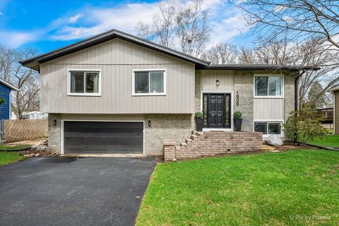 Tiny photo for 1908 Moore Avenue, St. Charles, IL 60174 (MLS # 12611215)