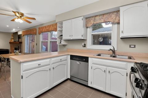 Tiny photo for 2238 Appleby Drive, Wheaton, IL 60189 (MLS # 12508242)