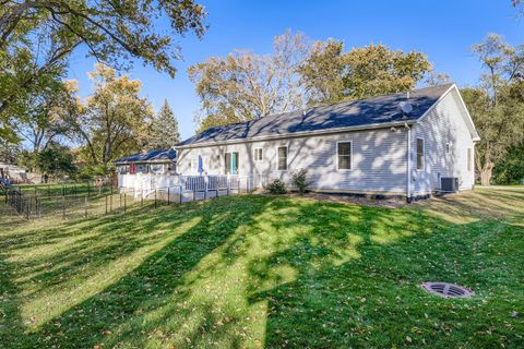 Tiny photo for 630 N Buell Avenue, Aurora, IL 60506 (MLS # 12507897)