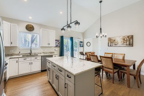 Tiny photo for 630 N Buell Avenue, Aurora, IL 60506 (MLS # 12507897)