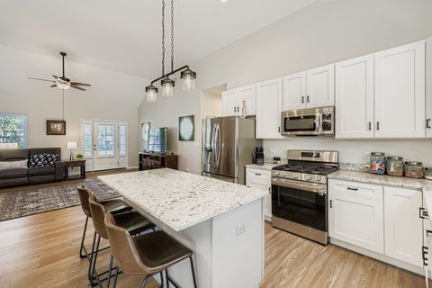 Tiny photo for 630 N Buell Avenue, Aurora, IL 60506 (MLS # 12507897)