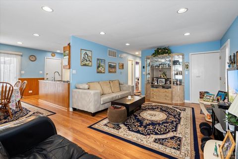 Tiny photo for 1375 N Whispering Springs Circle, Palatine, IL 60074 (MLS # 12599693)