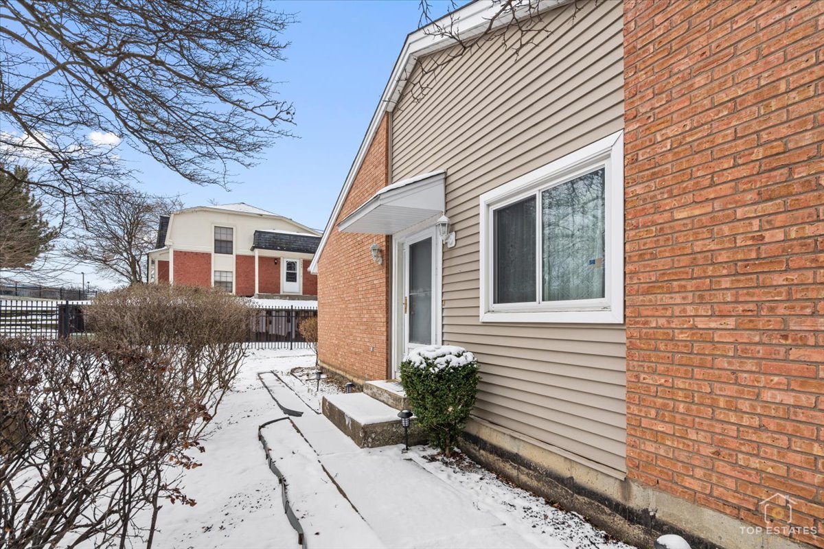 1375 N Whispering Springs Circle