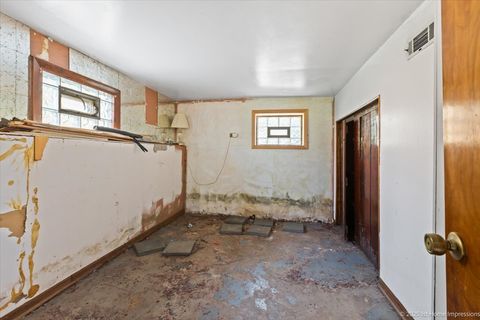 Tiny photo for 13346 Irving Avenue, Blue Island, IL 60406 (MLS # 12432179)