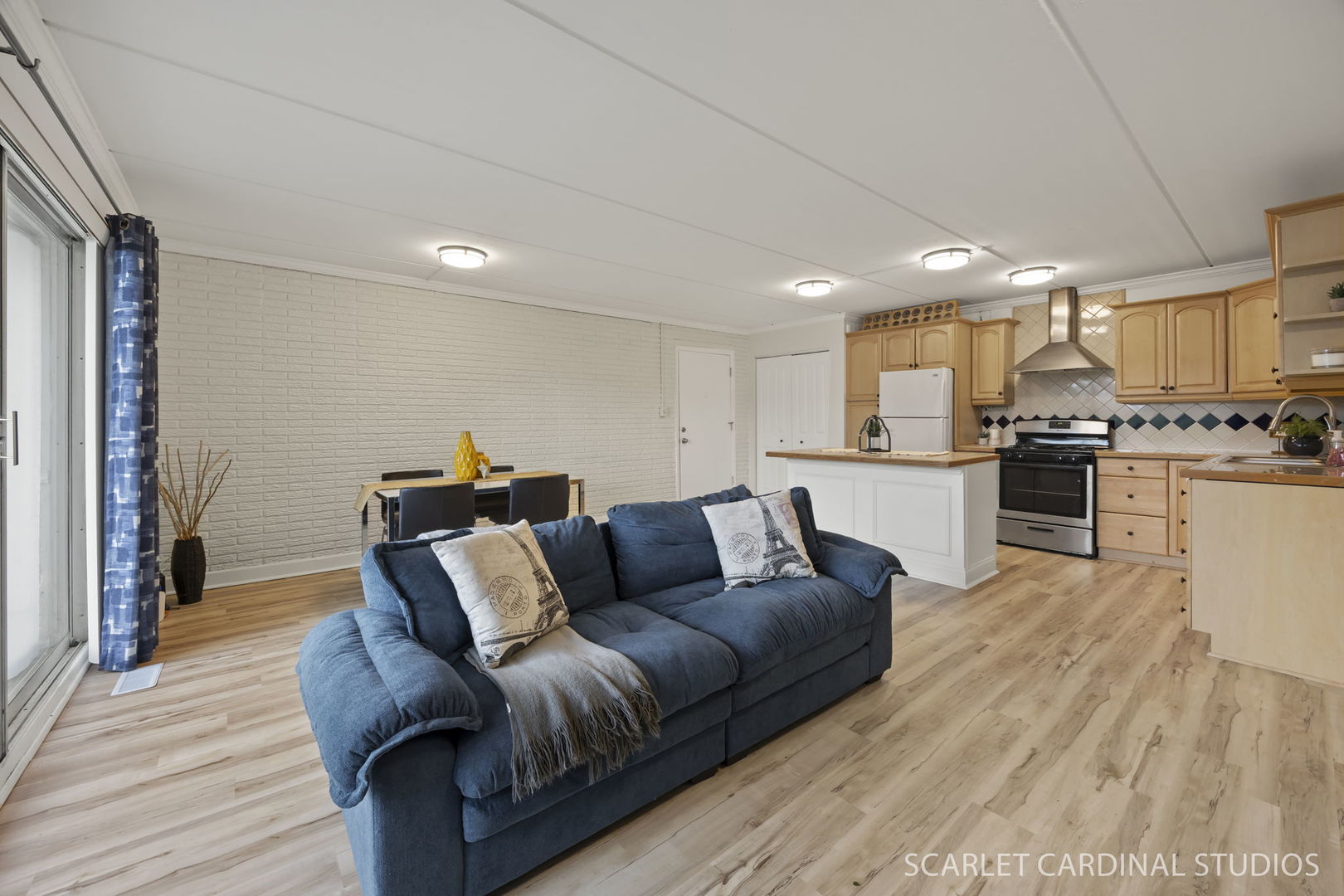 1133 Royal St George Drive 107