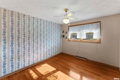 Tiny photo for 4435 TELEGRAPH Road, Davenport, IA 52804 (MLS # QC4268908)