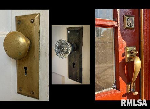 Tiny photo for 702 W CHERRY Street, Carbondale, IL 62901 (MLS # EB460747)