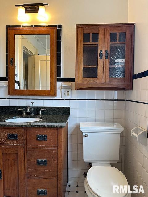 Tiny photo for 702 W CHERRY Street, Carbondale, IL 62901 (MLS # EB460747)