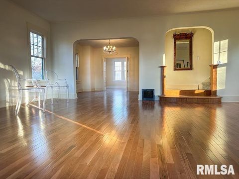 Tiny photo for 702 W CHERRY Street, Carbondale, IL 62901 (MLS # EB460747)