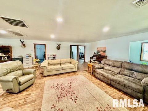 Tiny photo for 1934 County Road 315 E Road, Xenia, IL 62899 (MLS # EB460098)