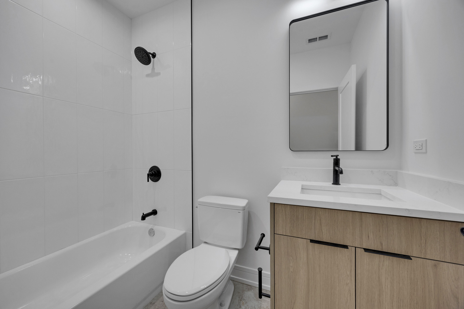 4629 S Michigan Avenue 2