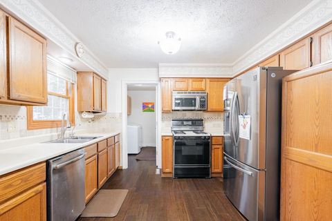 Tiny photo for 3 Harvest Court, Bloomington, IL 61704 (MLS # 12514165)