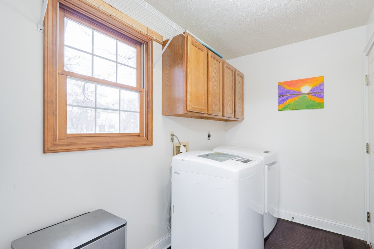 Bloomington, Illinois 61704, United States, 4 Bedrooms Bedrooms, ,3 BathroomsBathrooms,Residential,Active,243459