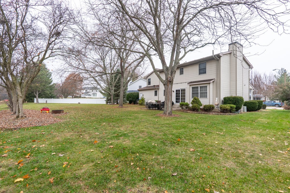 Bloomington, Illinois 61704, United States, 4 Bedrooms Bedrooms, ,3 BathroomsBathrooms,Residential,Active,243459