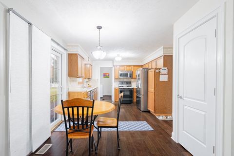 Tiny photo for 3 Harvest Court, Bloomington, IL 61704 (MLS # 12514165)