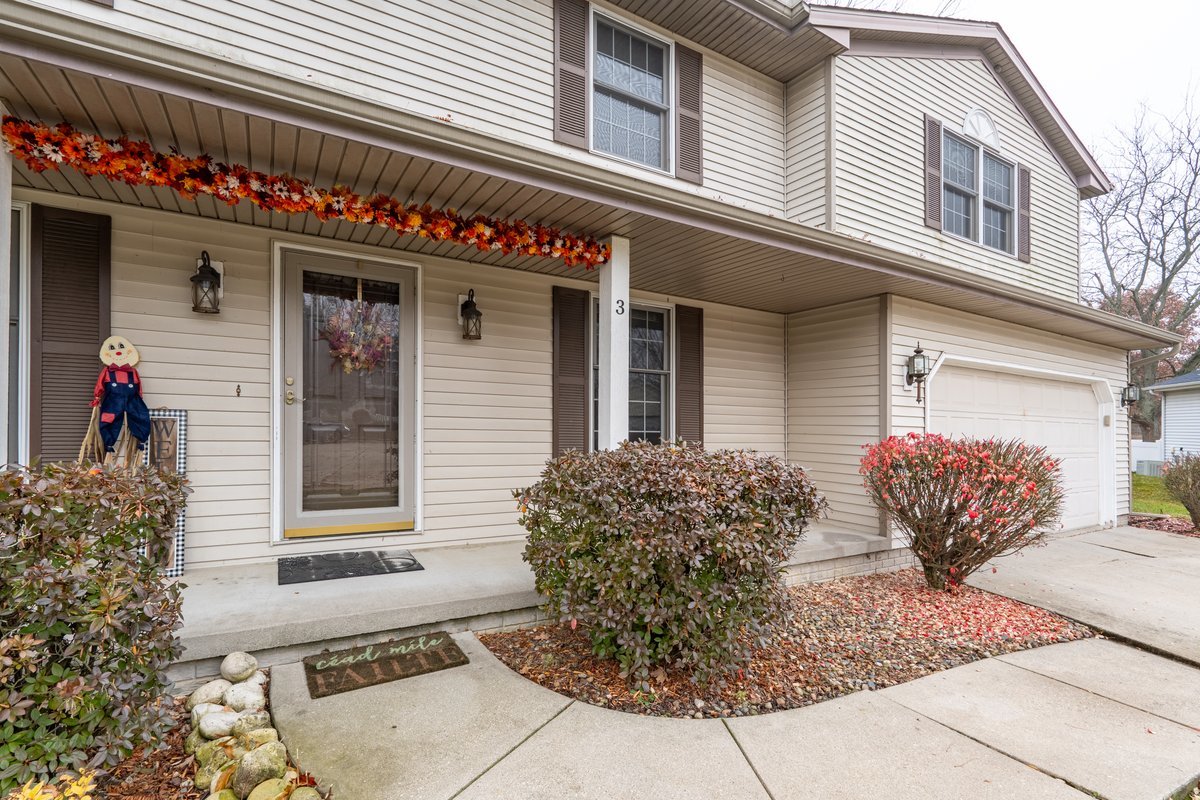 Bloomington, Illinois 61704, United States, 4 Bedrooms Bedrooms, ,3 BathroomsBathrooms,Residential,Active,243459