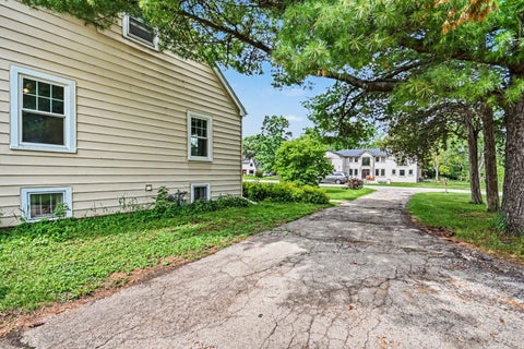 Tiny photo for 8901 Elm Avenue, Burr Ridge, IL 60527 (MLS # 12605510)