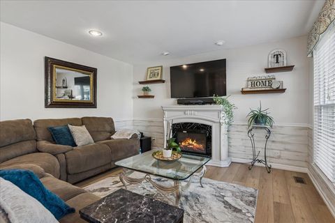 Tiny photo for 1529 Longmeadow Lane, Bartlett, IL 60103 (MLS # 12500478)