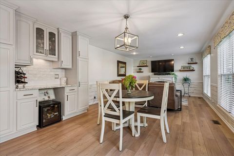 Tiny photo for 1529 Longmeadow Lane, Bartlett, IL 60103 (MLS # 12500478)