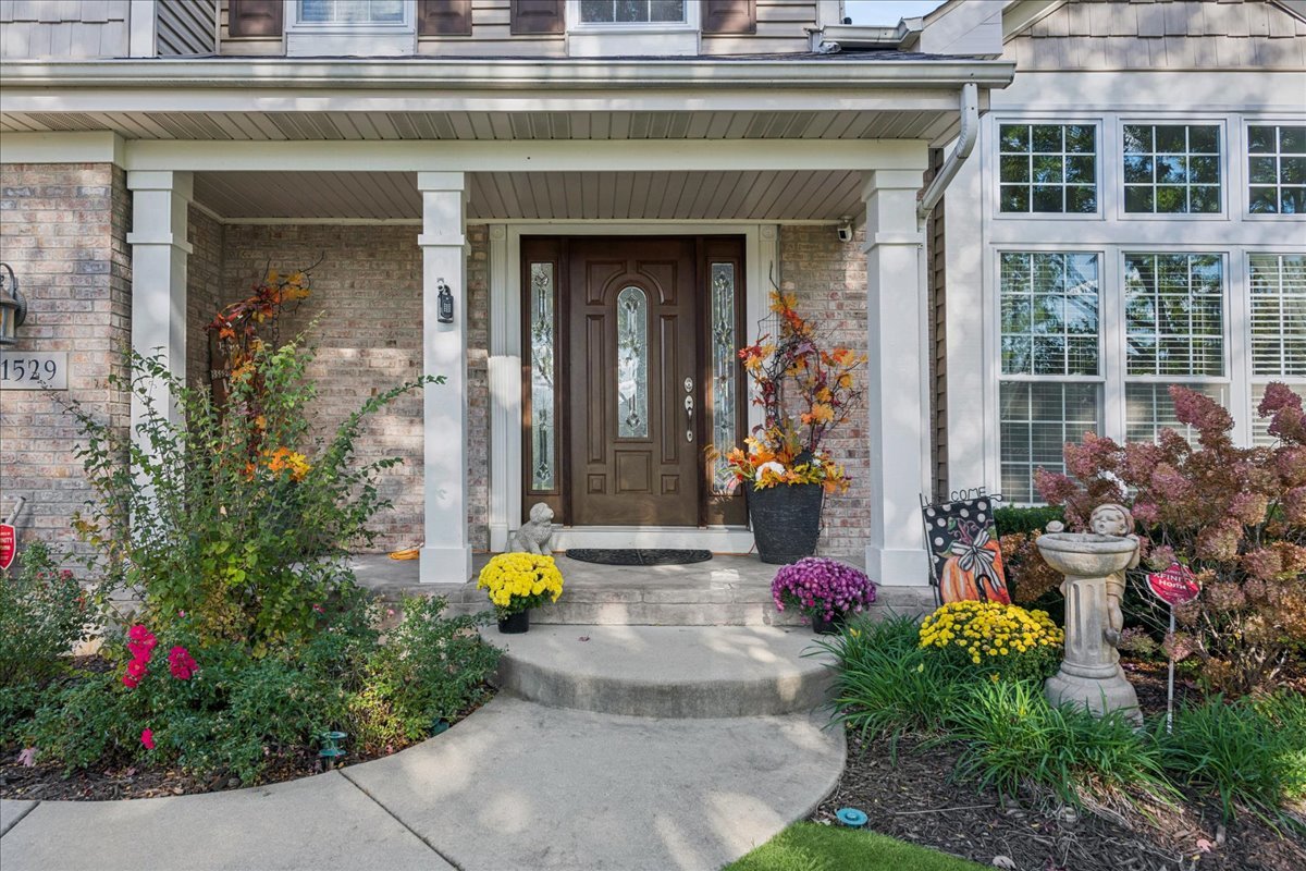 1529 Longmeadow Lane