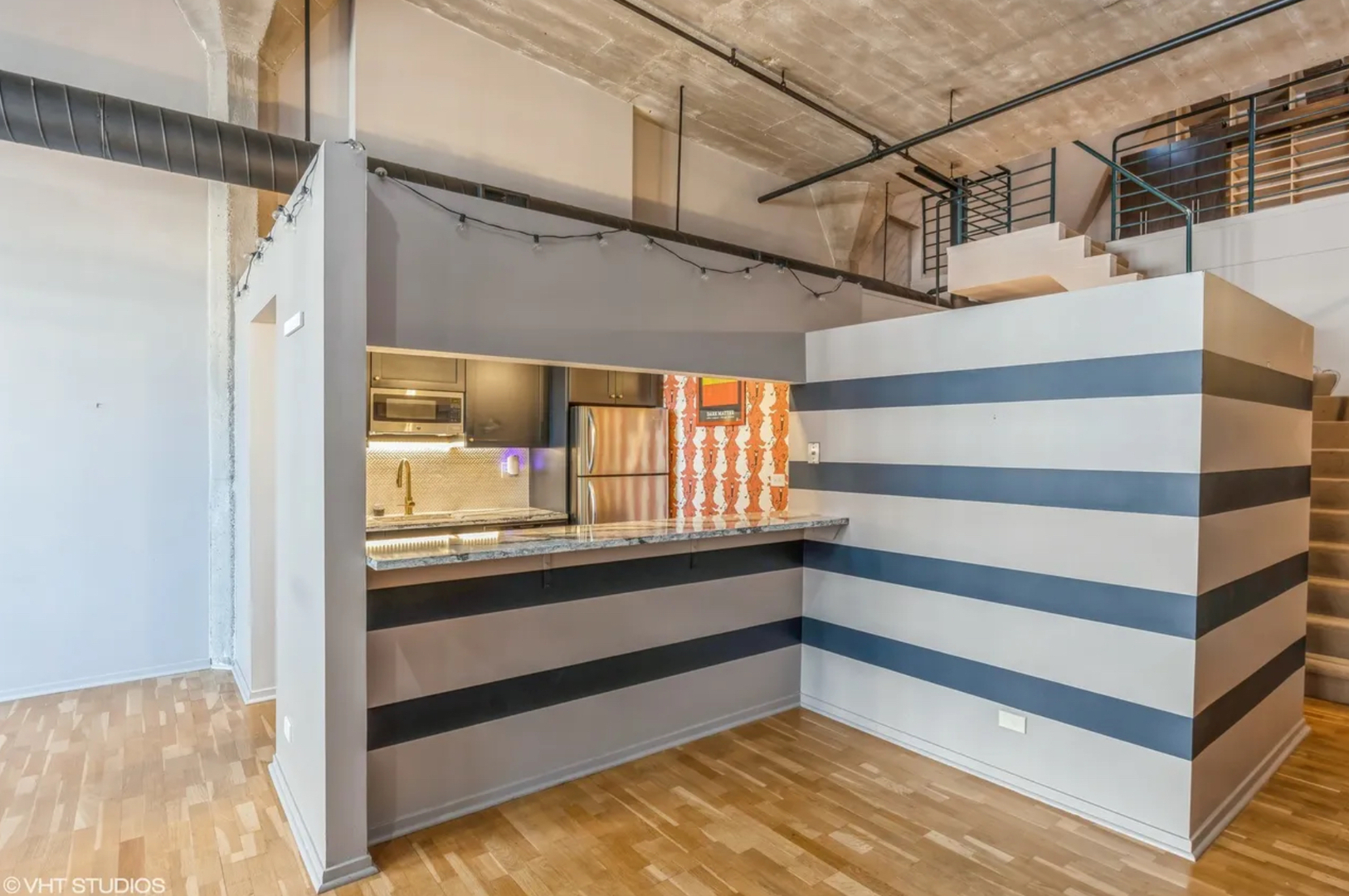 621 S Plymouth Court 909