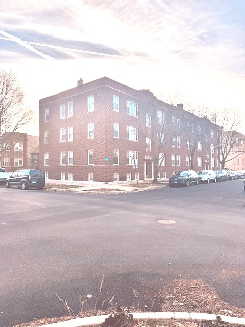 3039 W Belle Plaine Avenue GU2