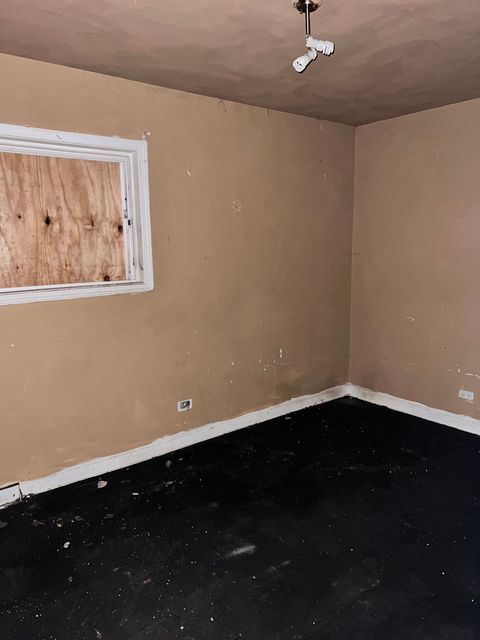 Tiny photo for 10235 S Oglesby Avenue, Chicago, IL 60617 (MLS # 12541508)