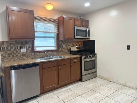 Tiny photo for 39 Dennison Drive, Glendale Heights, IL 60139 (MLS # 12601628)