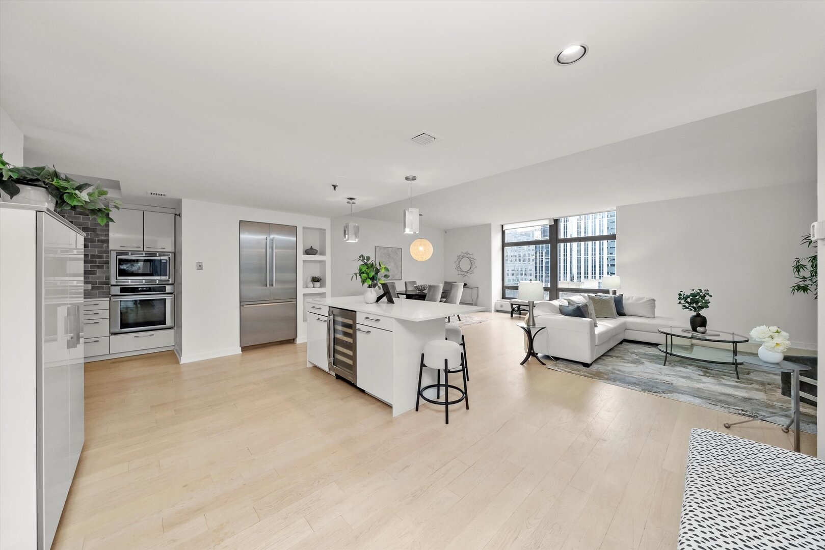 680 N Lake Shore Drive 1322