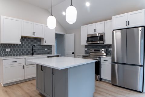 Tiny photo for 1008 S Lincoln Avenue, Aurora, IL 60505 (MLS # 12626395)