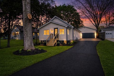 Tiny photo for 1008 S Lincoln Avenue, Aurora, IL 60505 (MLS # 12626395)