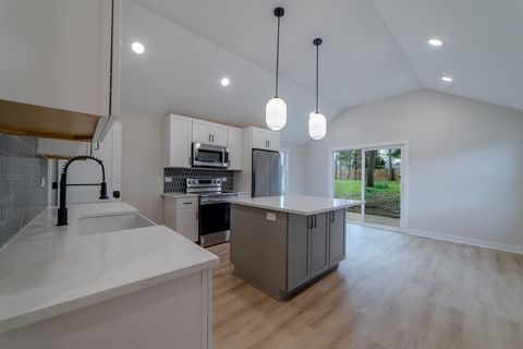 Tiny photo for 1008 S Lincoln Avenue, Aurora, IL 60505 (MLS # 12626395)