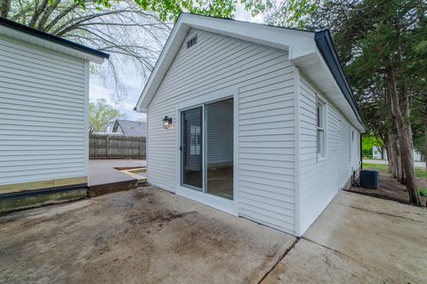 Tiny photo for 1008 S Lincoln Avenue, Aurora, IL 60505 (MLS # 12626395)