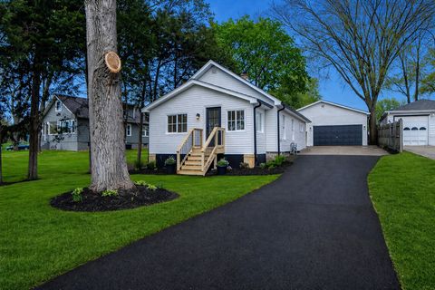 Photo of 1008 S Lincoln Avenue, Aurora, IL 60505 (MLS # 12626395)