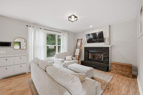 Tiny photo for 118 N 11th Avenue, St. Charles, IL 60174 (MLS # 12662584)