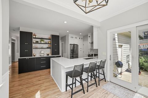 Tiny photo for 118 N 11th Avenue, St. Charles, IL 60174 (MLS # 12662584)